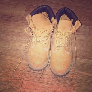 Women’s size 6 Timberlands